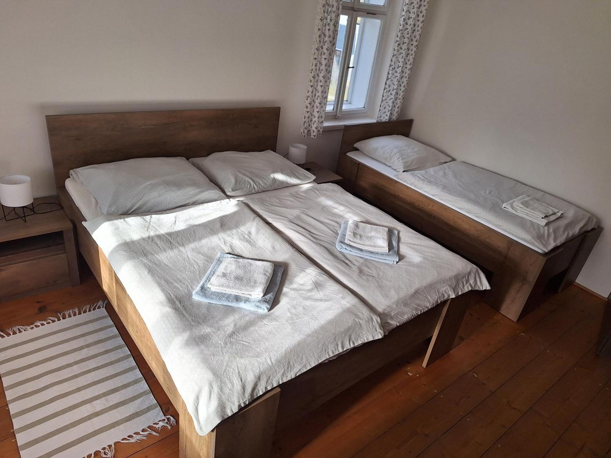 180 Apartment *