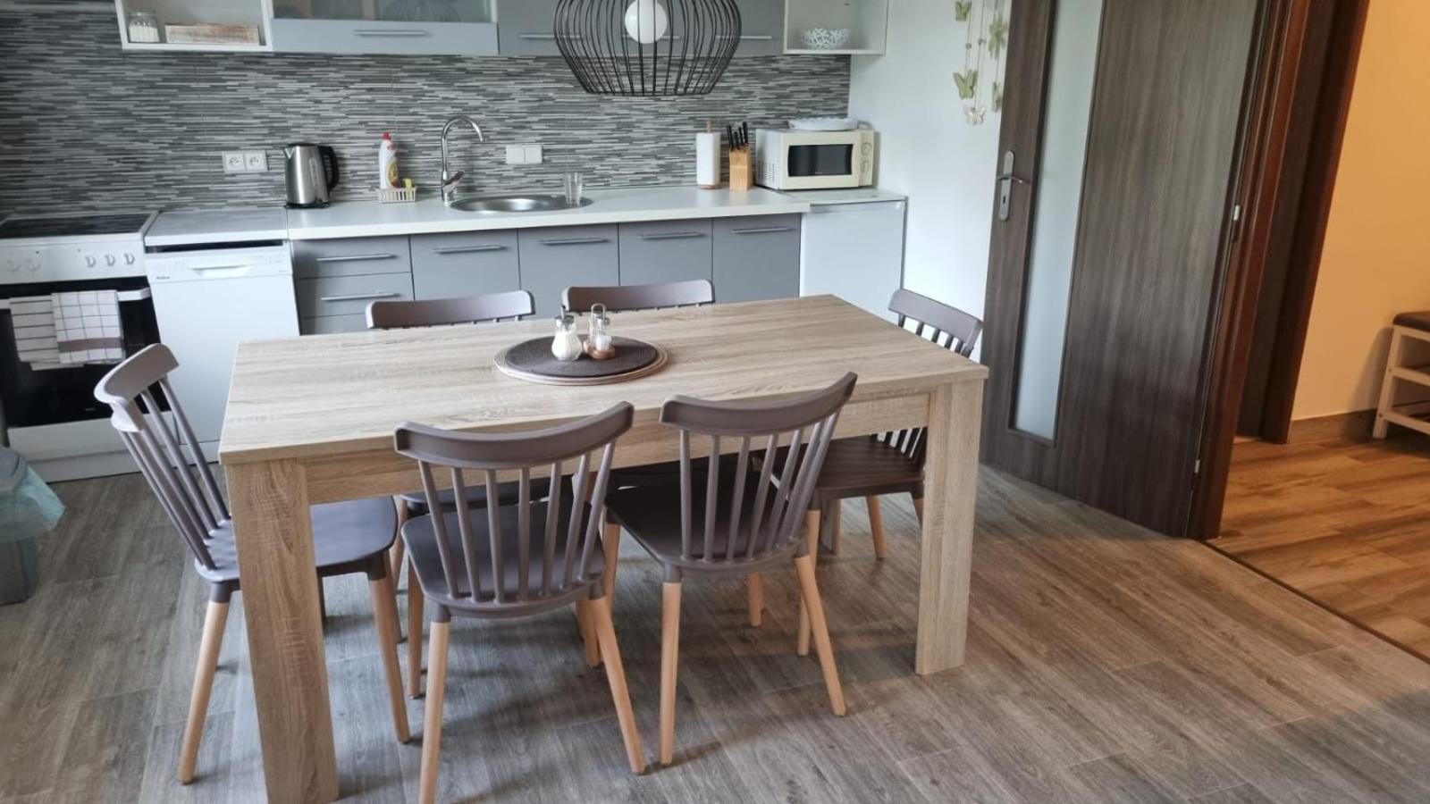 Apartment 180